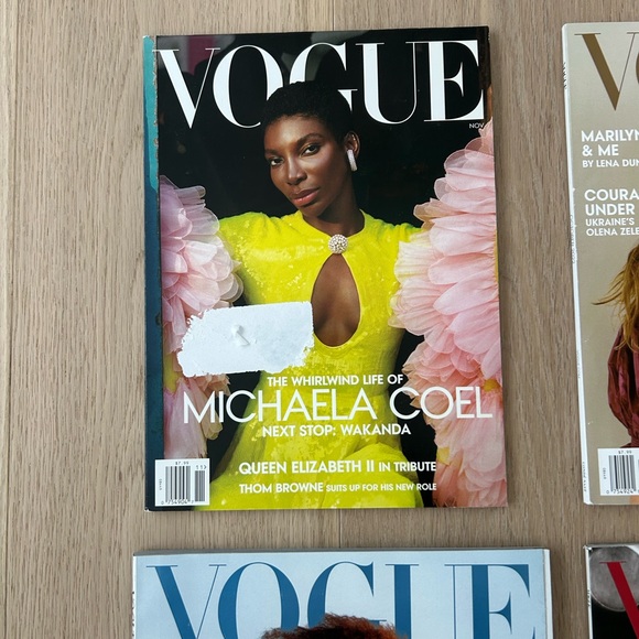 4 Vogue Magazines - Picture 4 of 5